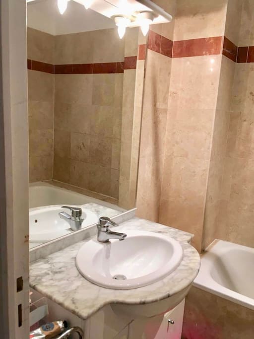Bathroom - Salle de bain