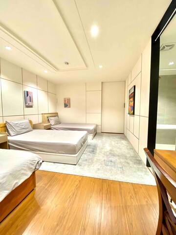 火車站/捷運站旁/場地租借拍攝/台北101百貨/饒河街觀光夜市/西門町步行街/信義區夜店/南港展覽館 gallery image 5