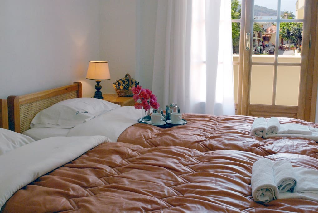 Bedroom, two singles.
