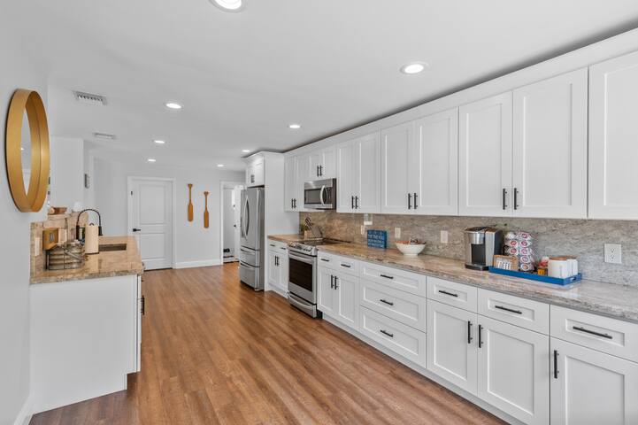 2 blocks to the beach*Pool*Ocean Access*Dock*Grill gallery image 3