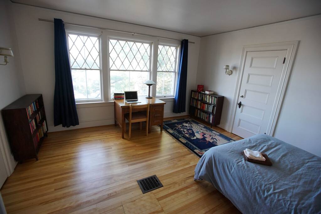 2FL- Bedroom with workspace