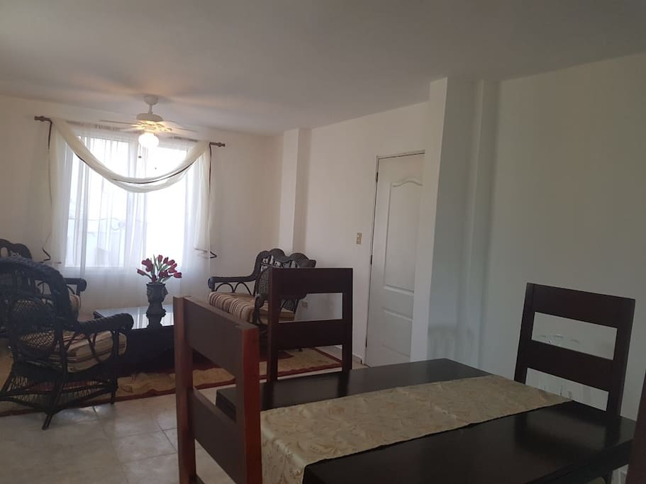 Dining room/living room