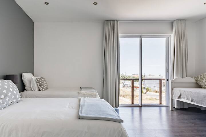 Architectural Home with Private Pool and Sea Views gallery image 3