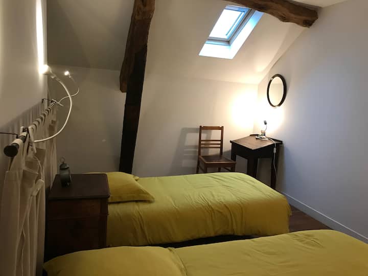 Kastanjrum 2 enkelsängar 
90 
Möjlighet att föra dem samman