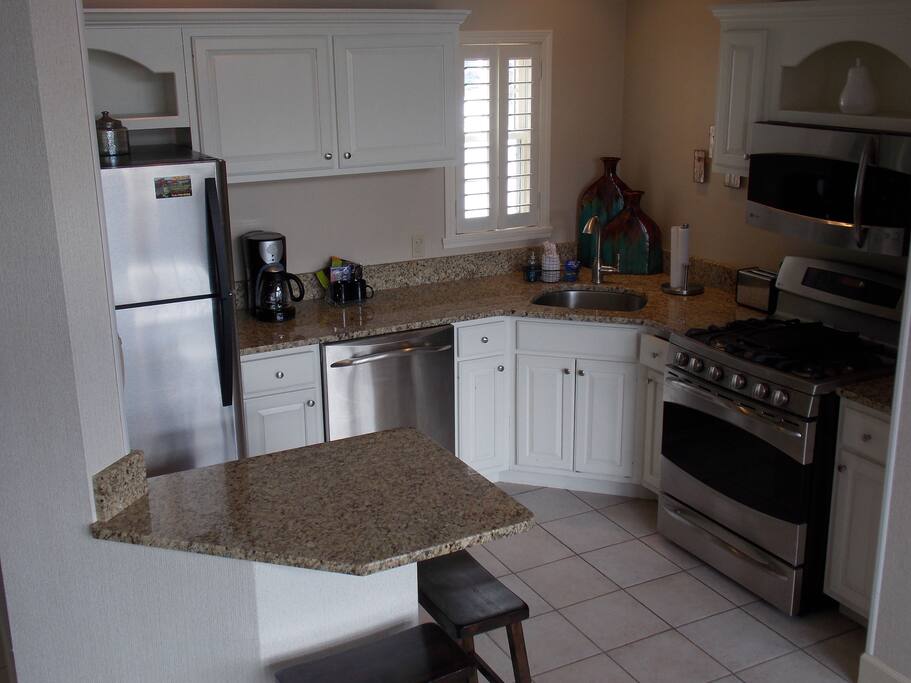 Fully Equipped Stainless Steel Gourmet Kitchen