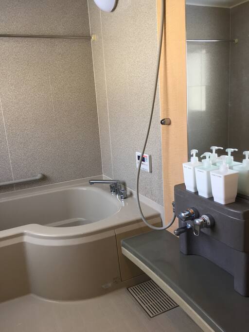 Full Bathtub