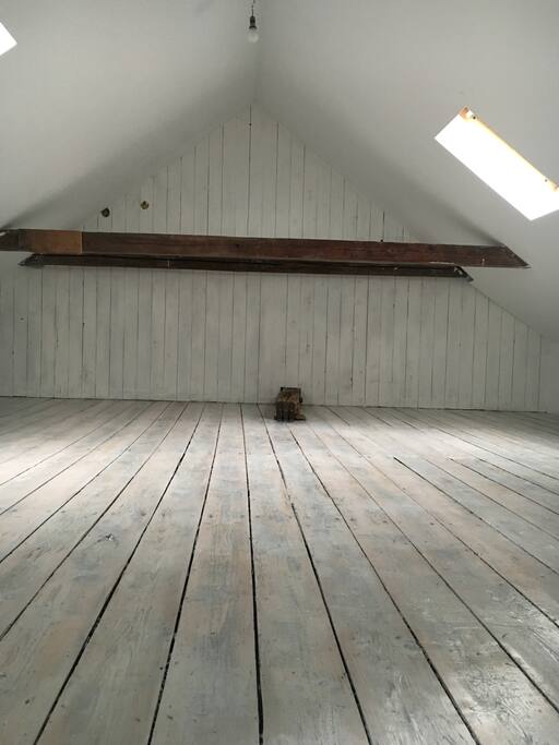Das weiße Loft für Ruhe und Kreativität