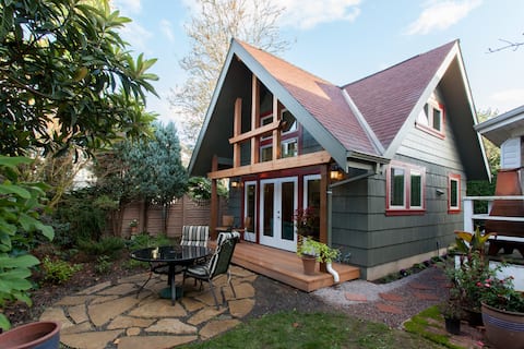 The Westmoreland Lighthouse - Private studio in SE