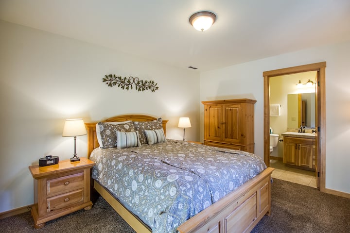 Следващата спалня с двойно легло