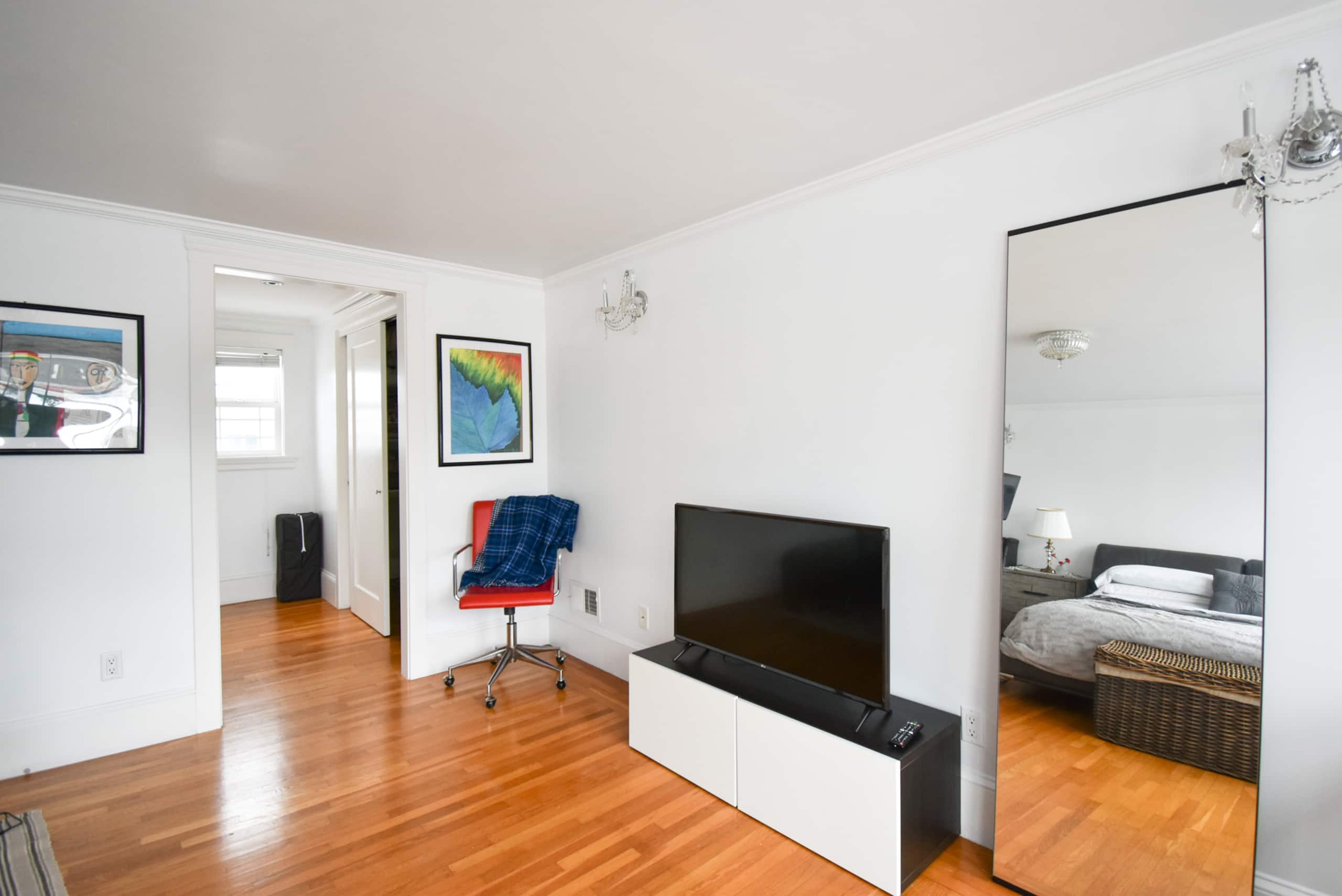 Home in San Francisco · ★4.77 · 4 bedrooms · 8 beds · 2.5 baths - Image 22