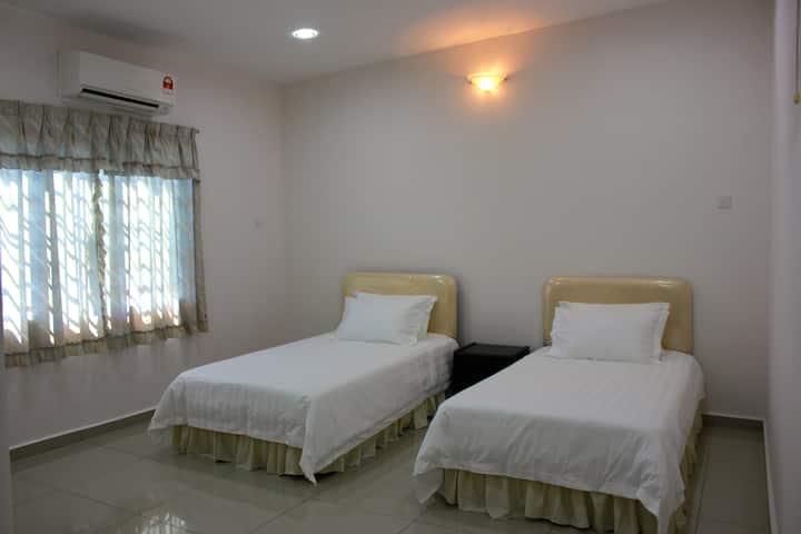 Საძინებელი 4 (2 ერთადგილიანი საწოლი)