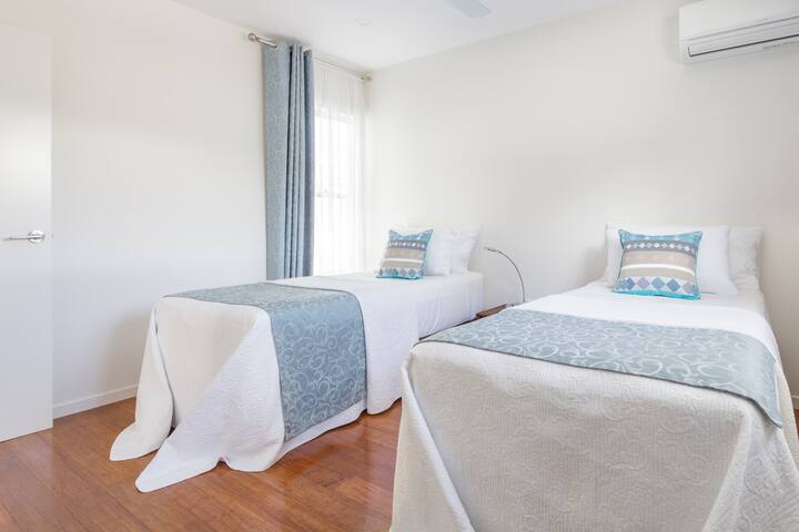 Estoy Cabarita-New Villas-lakefront-swimming Pool gallery image 5