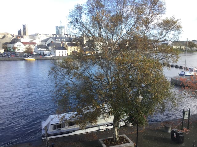Left Bank Shannon Side Apartment