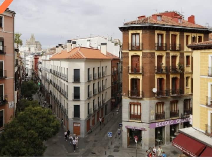 Sol Luxury III Apartment, Madrid Center Apartments for Rent in Madrid