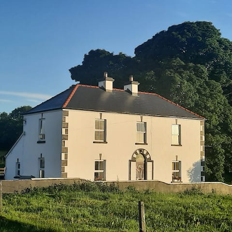 Hillview House