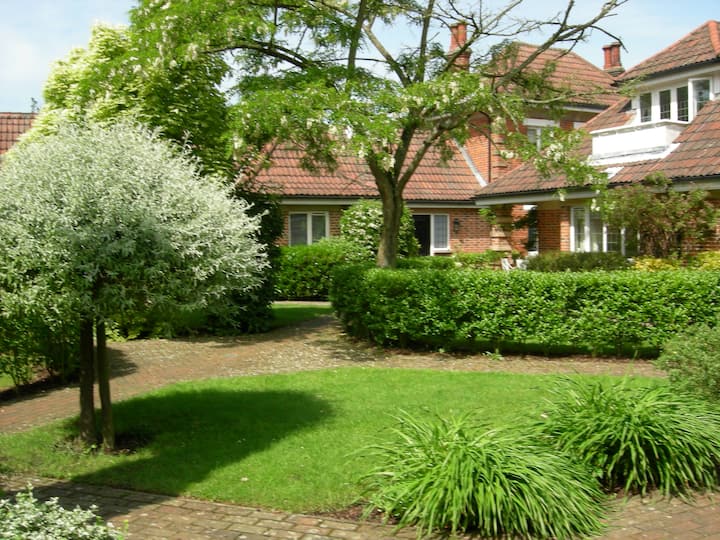 Windsor Forest Court Ascot Apartments for Rent in Winkfield Row