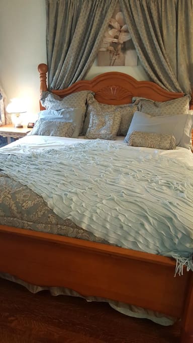 Blue Moon Rose Room