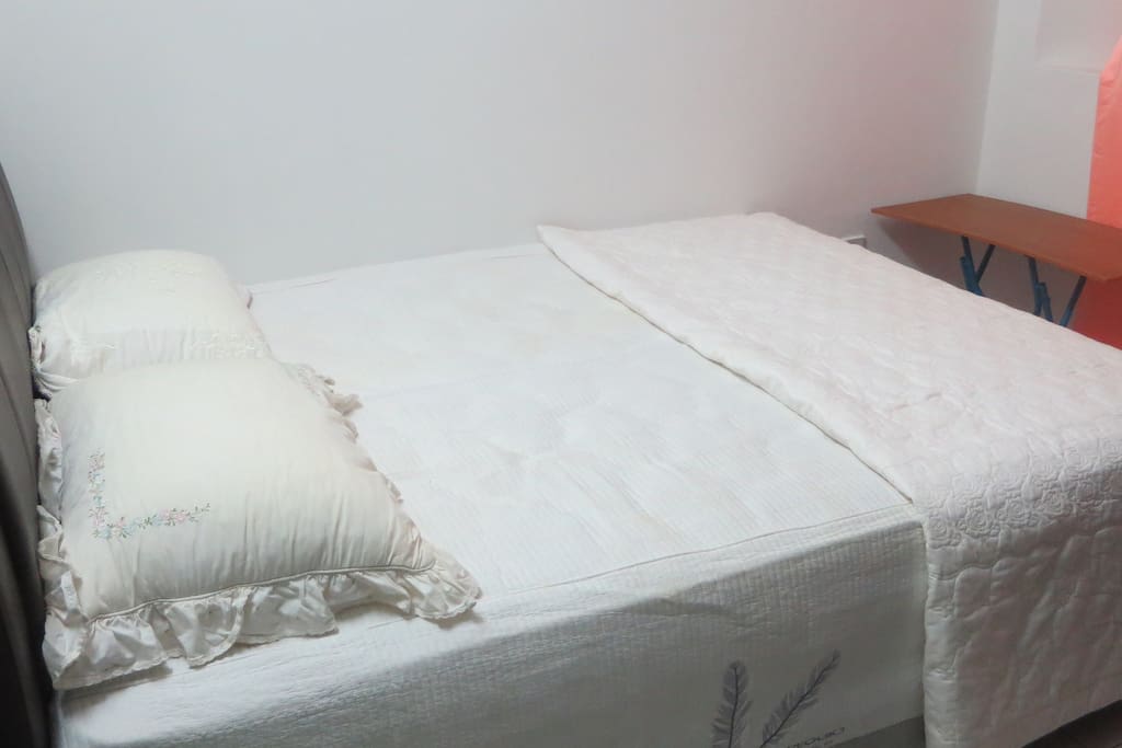 Queen bed