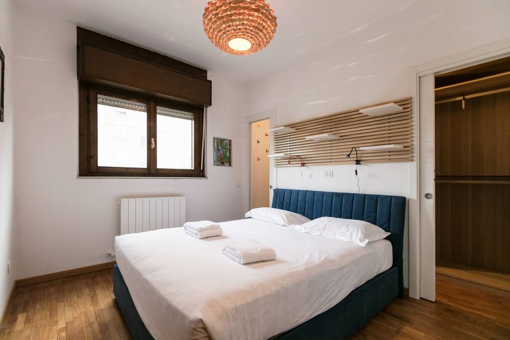Camera da letto con cabina armadio