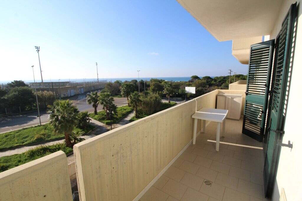 Balcone vista mare abitabile