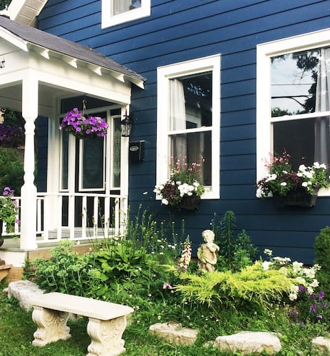 Beautiful Historic Home. Private. Walk to Downtown