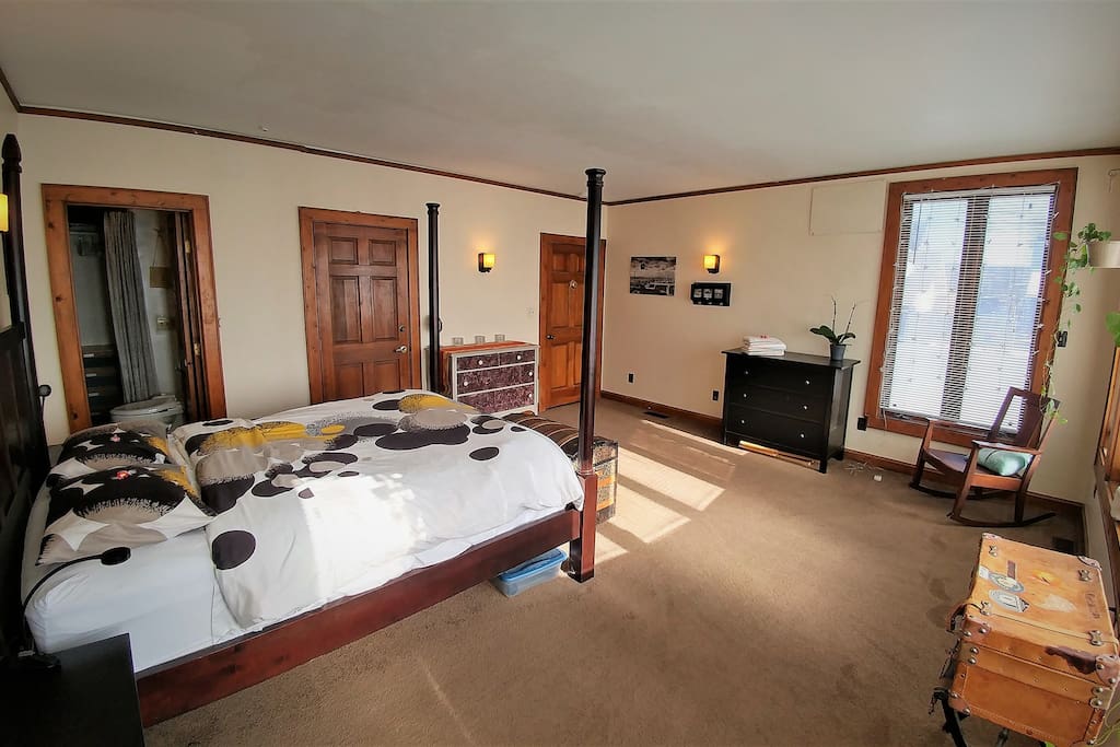 Master Bedroom2