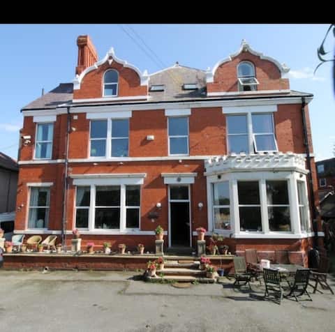 Victorian house 5 bed apartment