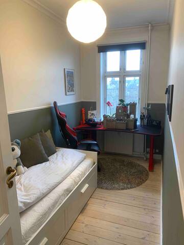 131 m2 – Ideal for a family – 3 min from the Metro gallery image 2