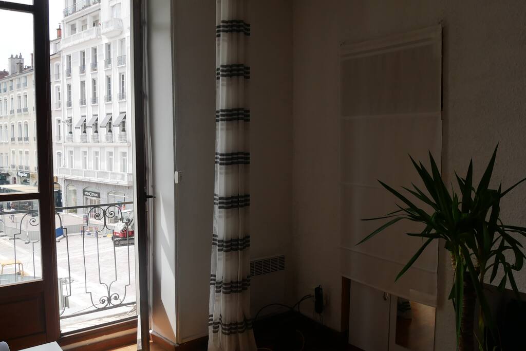 Rideaux, Stores, Armoire.