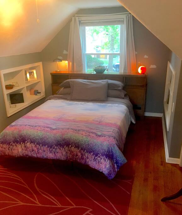 Bed Nook- Cozy Queen with shelves