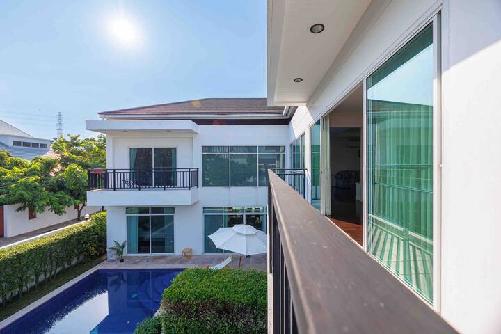 曼谷市中心500平五房独栋泳池别墅/入住3晚以上免费接机一次/旅行路线规划/特价优惠游玩门票 gallery image 4