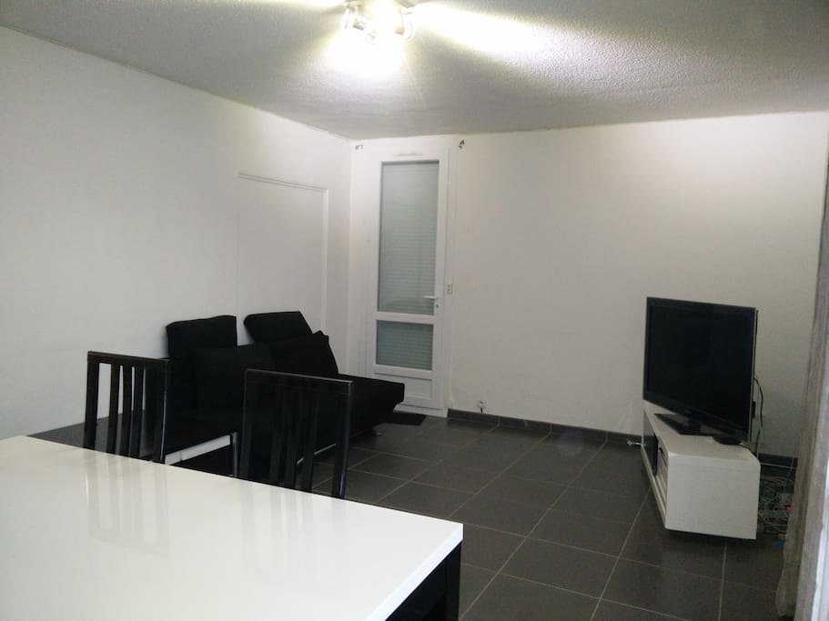 Salon + television
