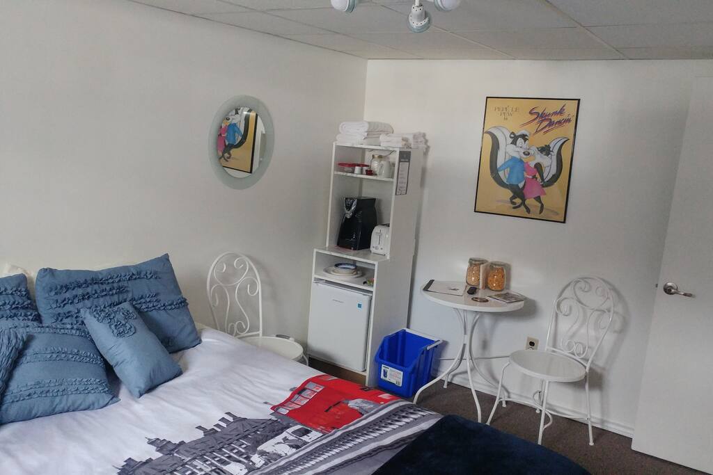 Room Amenities, inc. mini-fridge, toaster, coffee machine