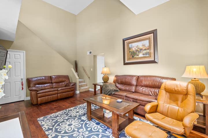 Stylish 2br Retreat In Prime Scottsdale Location - Scottsdale, AZ