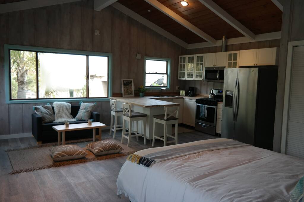 Beautiful light with the upstairs apartment