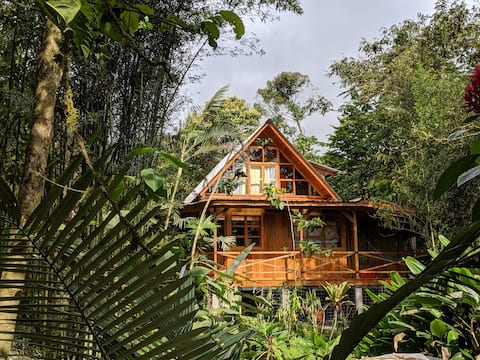Nature Lover's Paradise - Riverside Cabin, Mindo