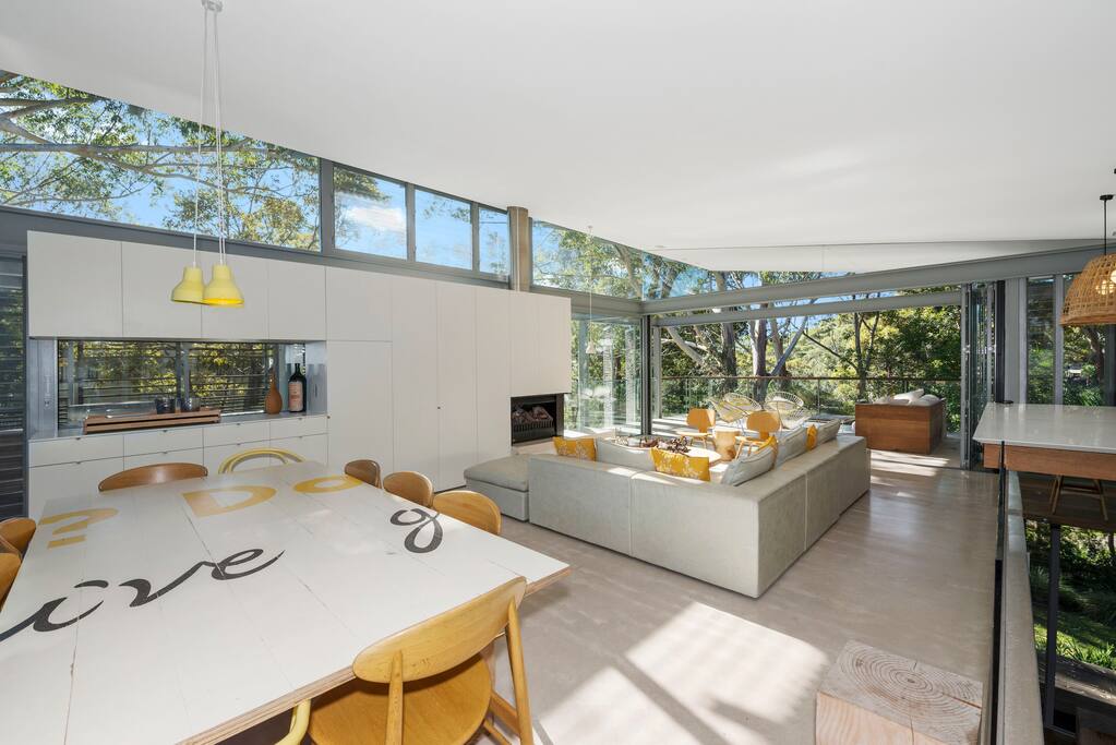 Dining and lounge room