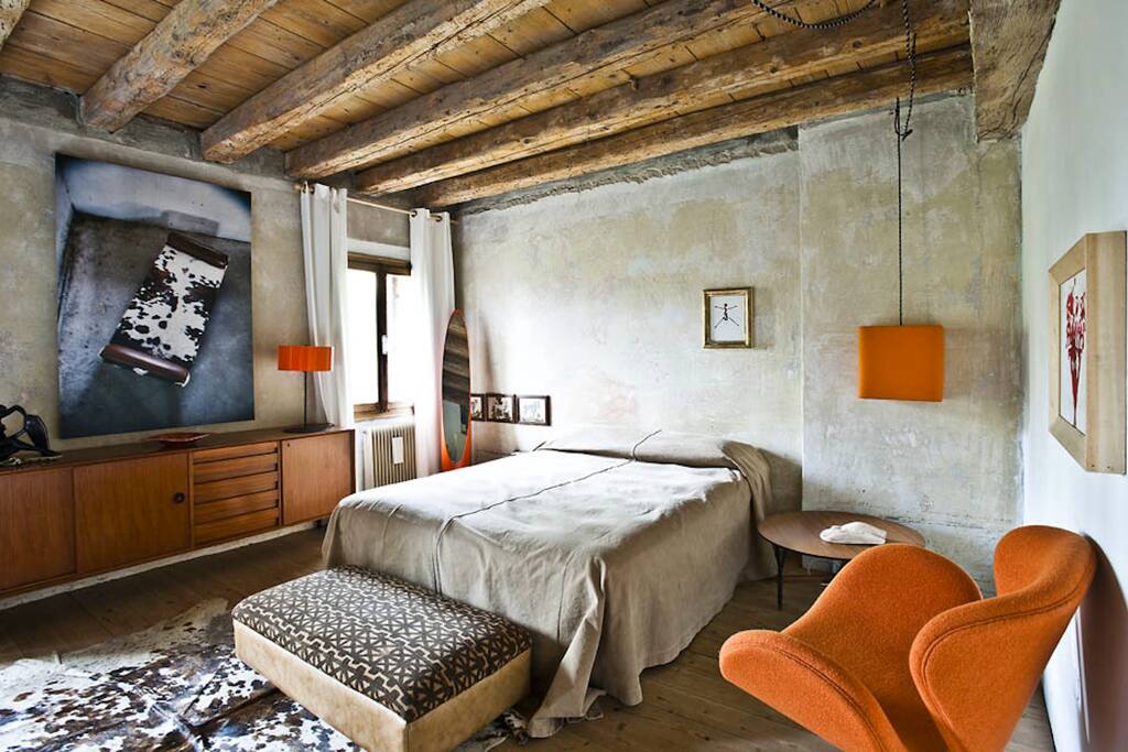 Camera 1 con letto matrimoniale e divano letto singolo
vista giardino