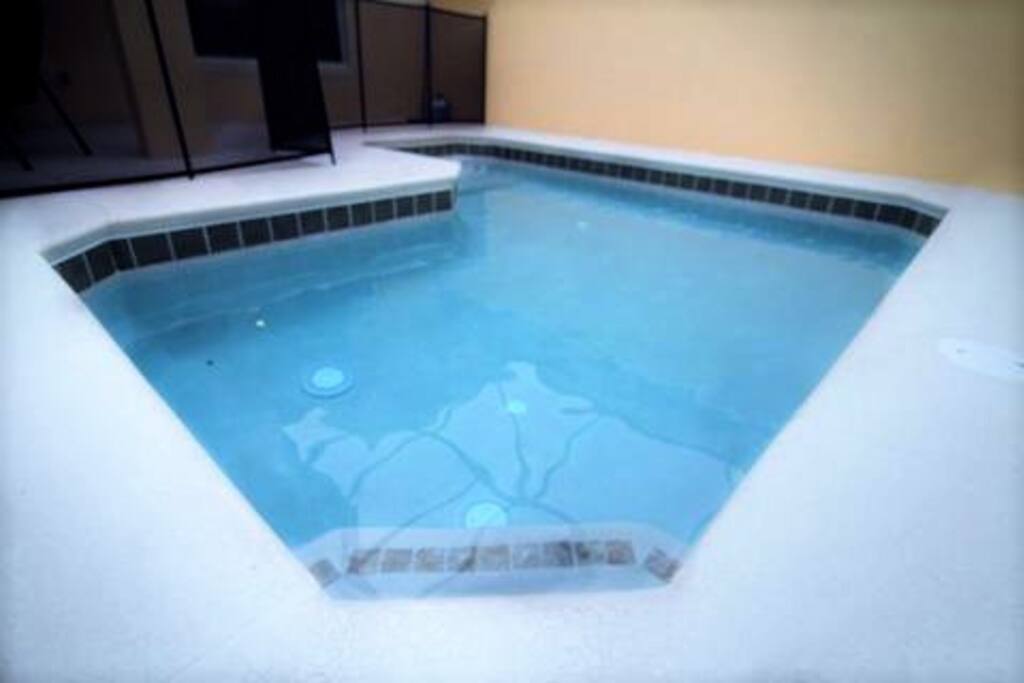 Private pool to enjoy the incredible Florida's weather with your family!!!
*Heated pool is possible by paying an extra fee