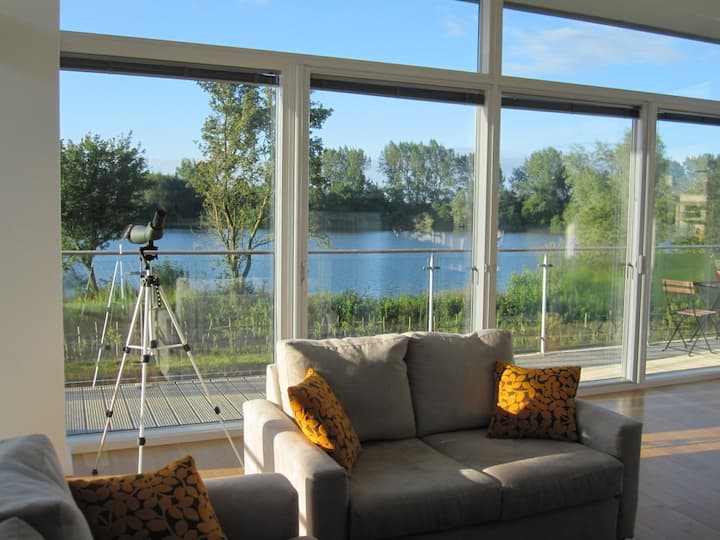Luxury Contemporary 2 Bed House & access to Spa Houses for Rent in