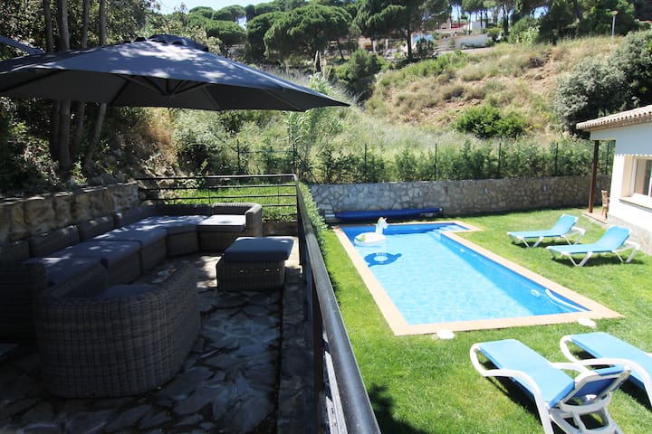 Villa Tulipan Begur with airco and wifi. gallery image 3