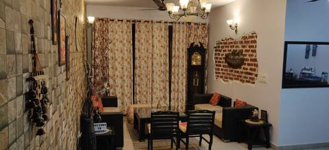 Lovely Single Room stay in a 4BHK & parking space