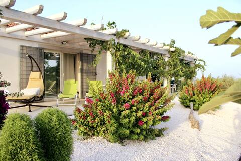 Luxury new Country Villa, walk to sea, SardiniaGem