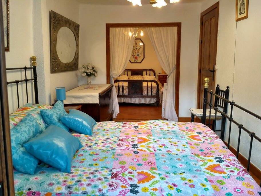 Habitación 1. Dos camas dobles.