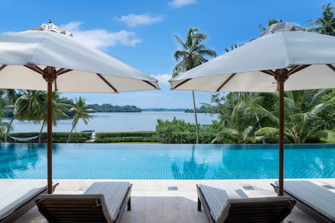 Serendipity Modern Villa, lake views, pool, chef
