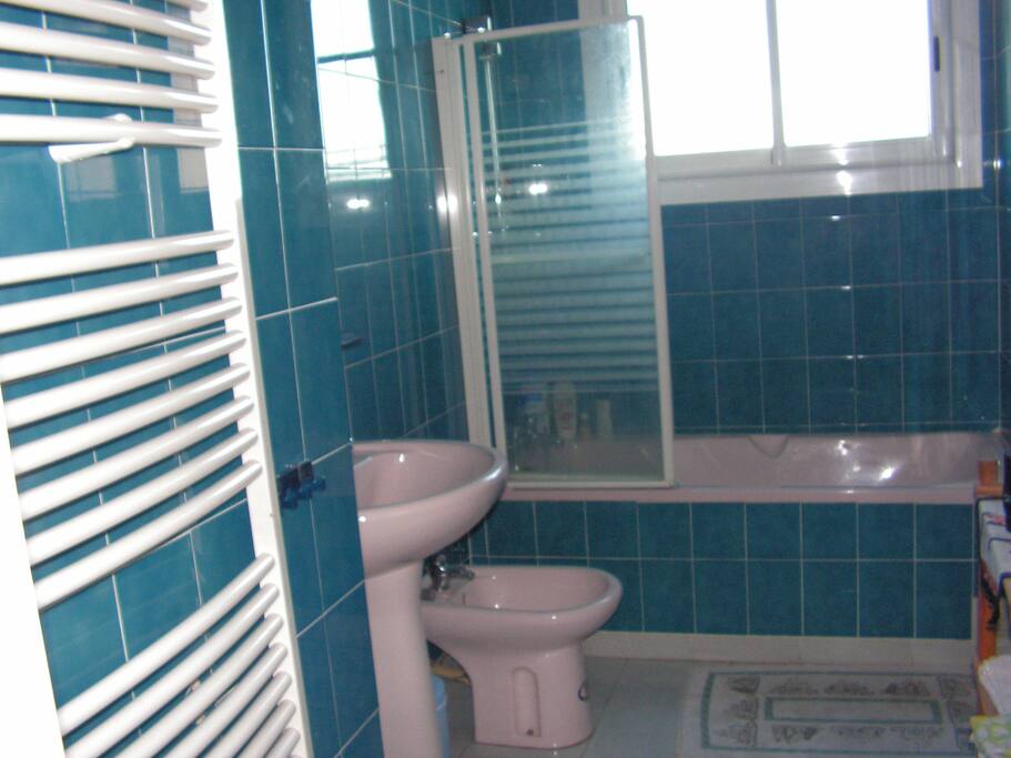 salle de bain spacieuse