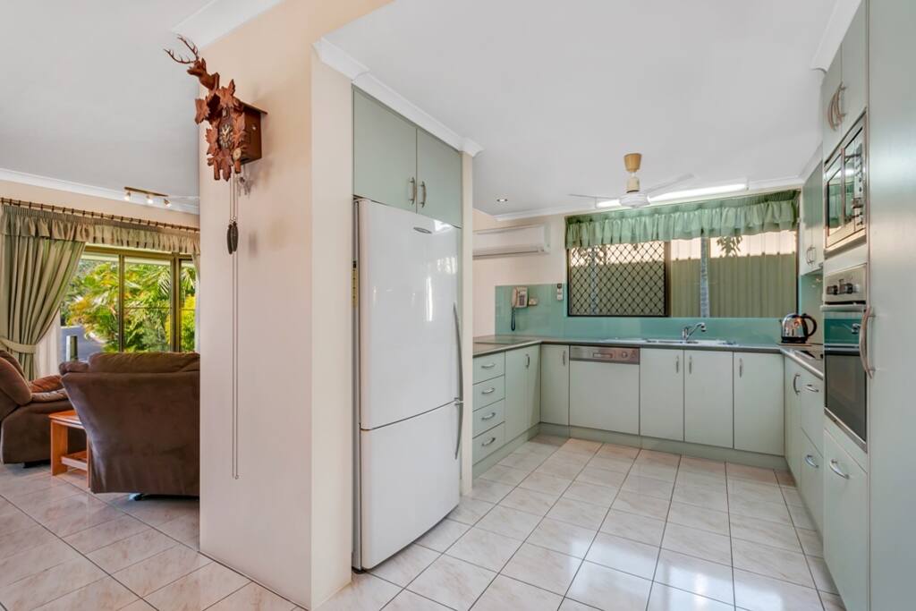 Kitchen with Utensils, Fridge, Dishwasher, Oven, Microwave