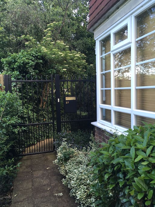 Private Studio Flat in South West London