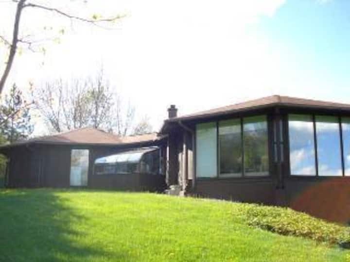 Secluded home in the woods, wineries, hiking Cottages for Rent in