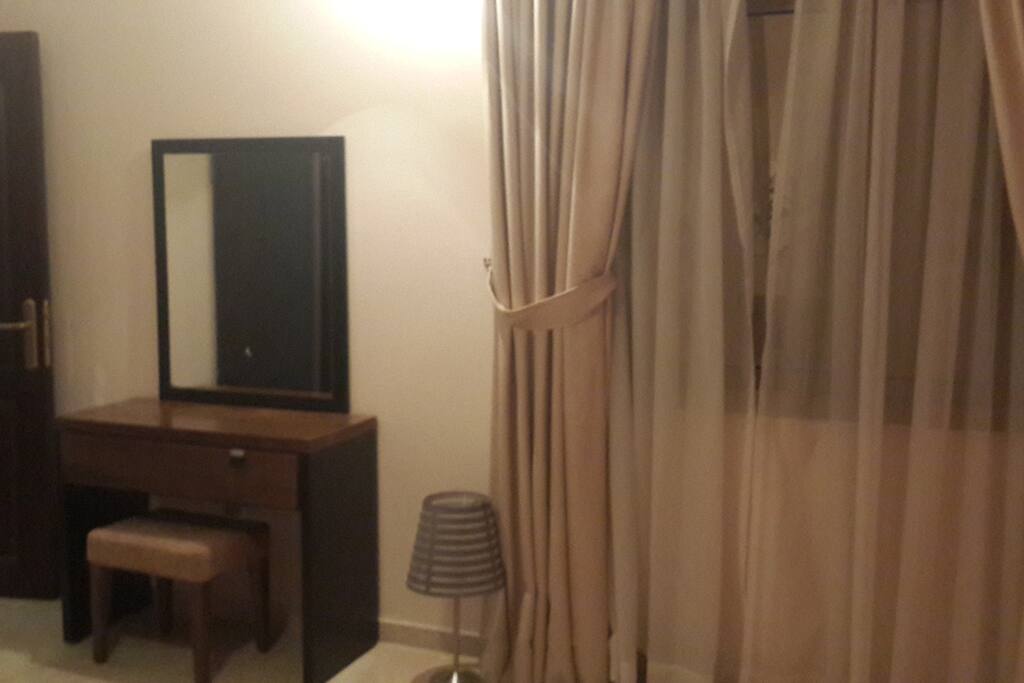 Bedroom (dresser / mirror)
